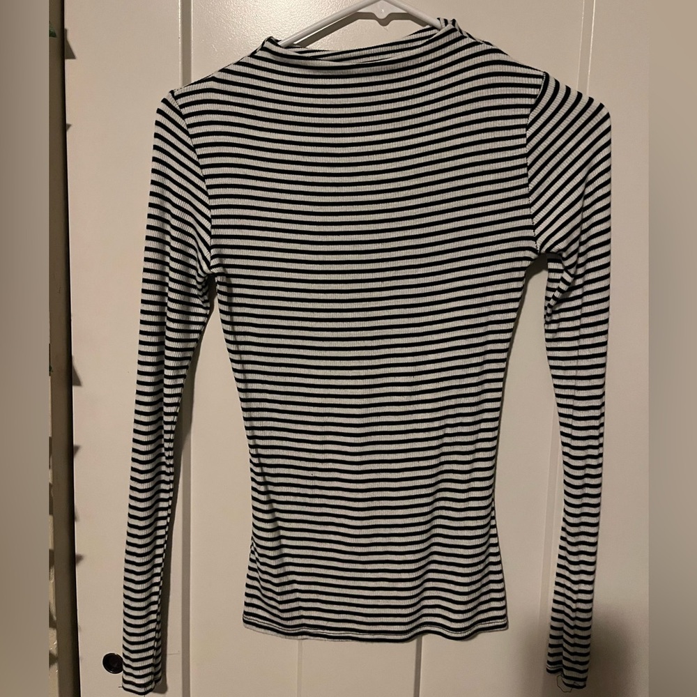 Turtleneck Black and White striped